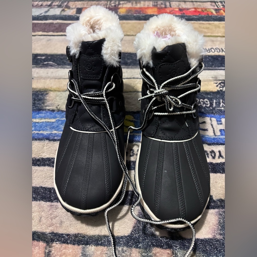 Global Win Black and White Winter Boots with Waterproof Design 8